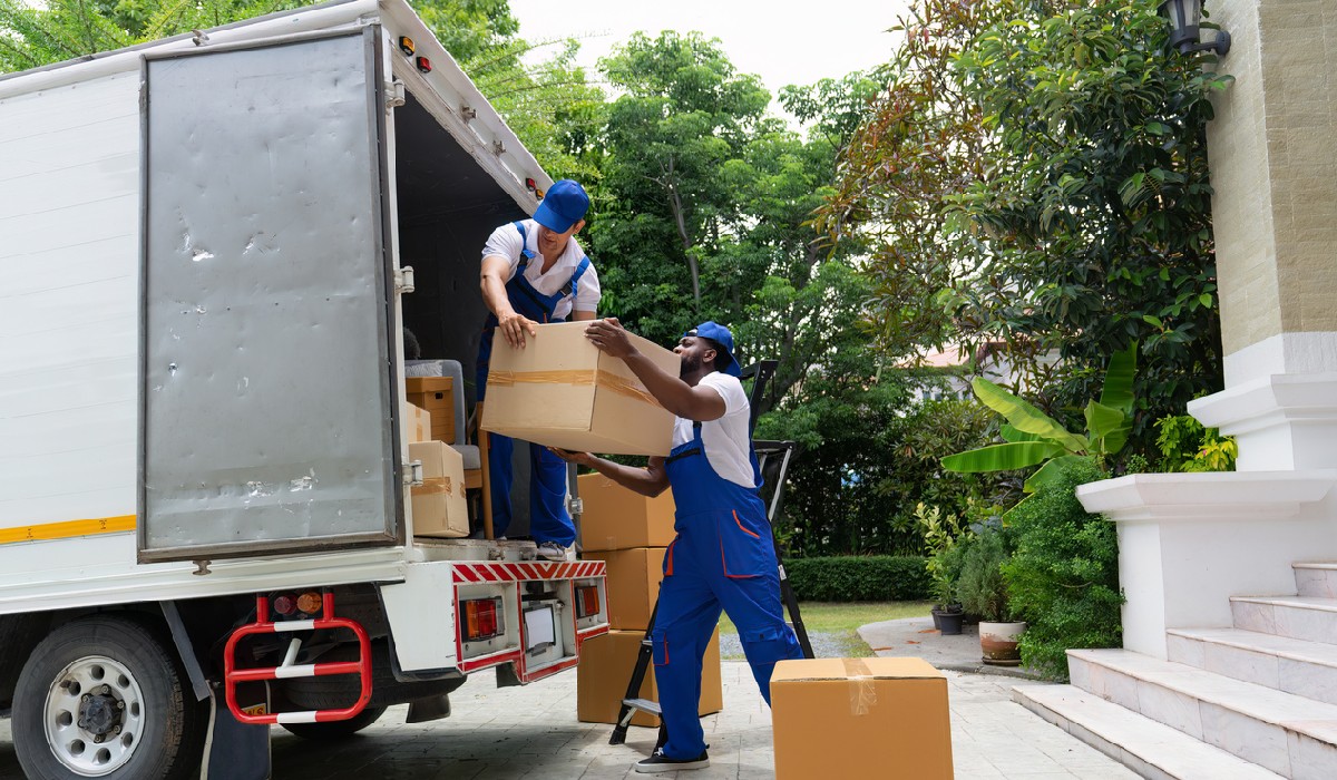 Comprehensive Guide to Choosing the Right Moving Service for a Smooth Relocation